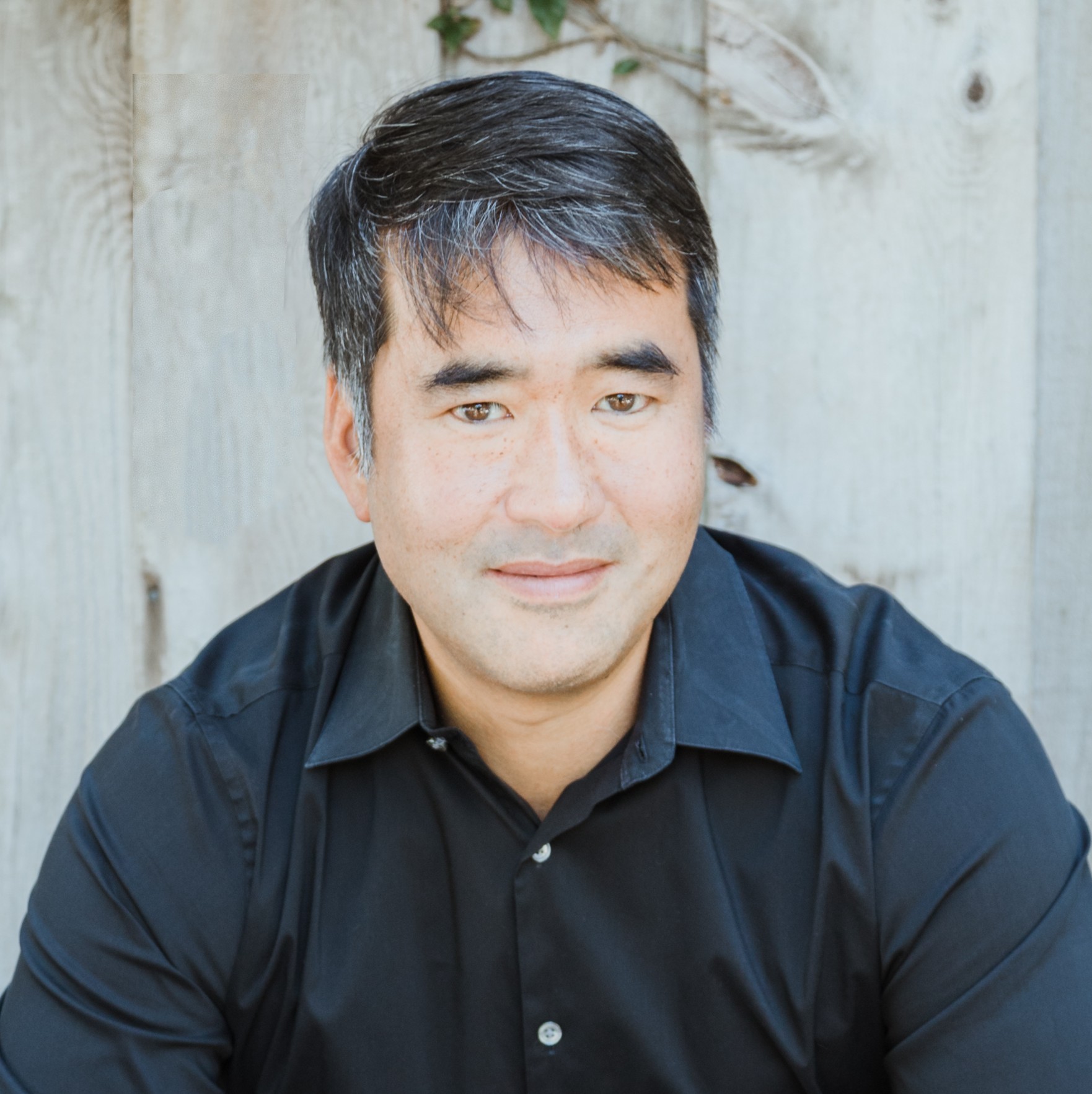 1695605546Jeff_Ma_9.20.20_Sitting_Exterior